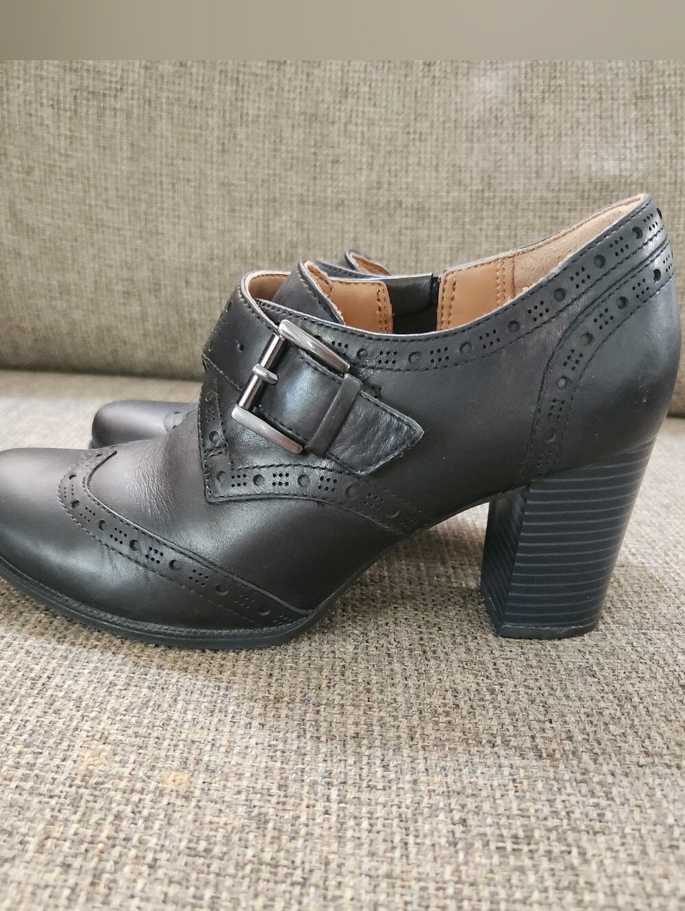 Clarks Ciera Tide Bootie Brown Leather Wingtip Slip On Ankle Booties Heel 6.5